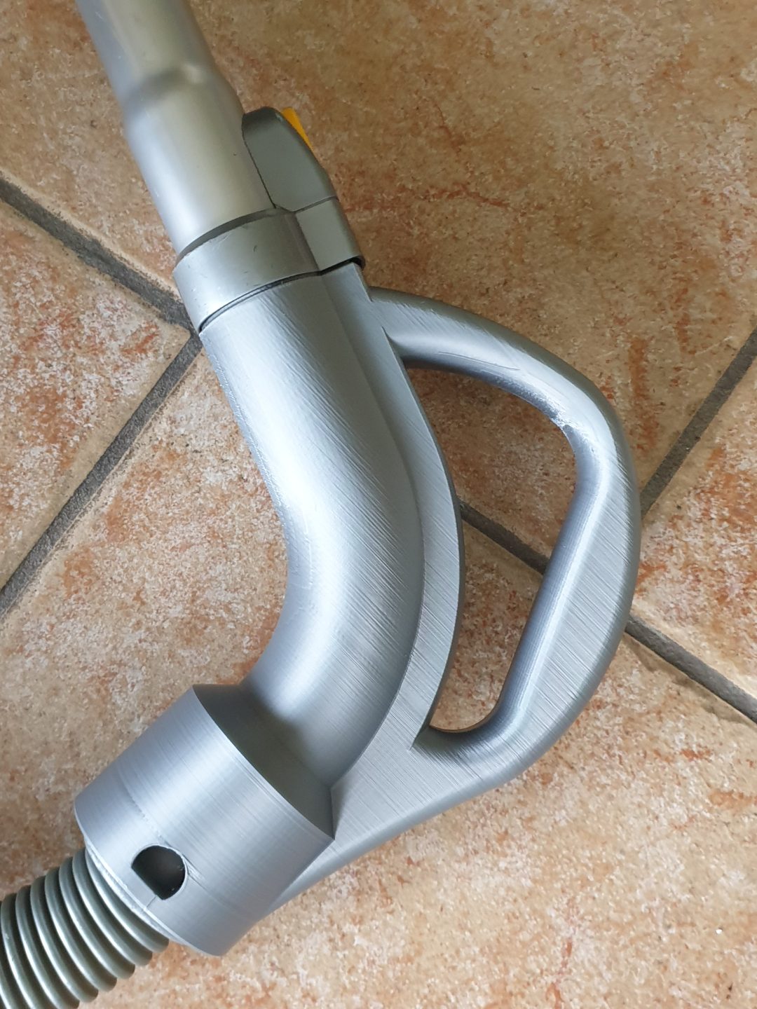 #329 Dyson DC08 Grip — vue 4