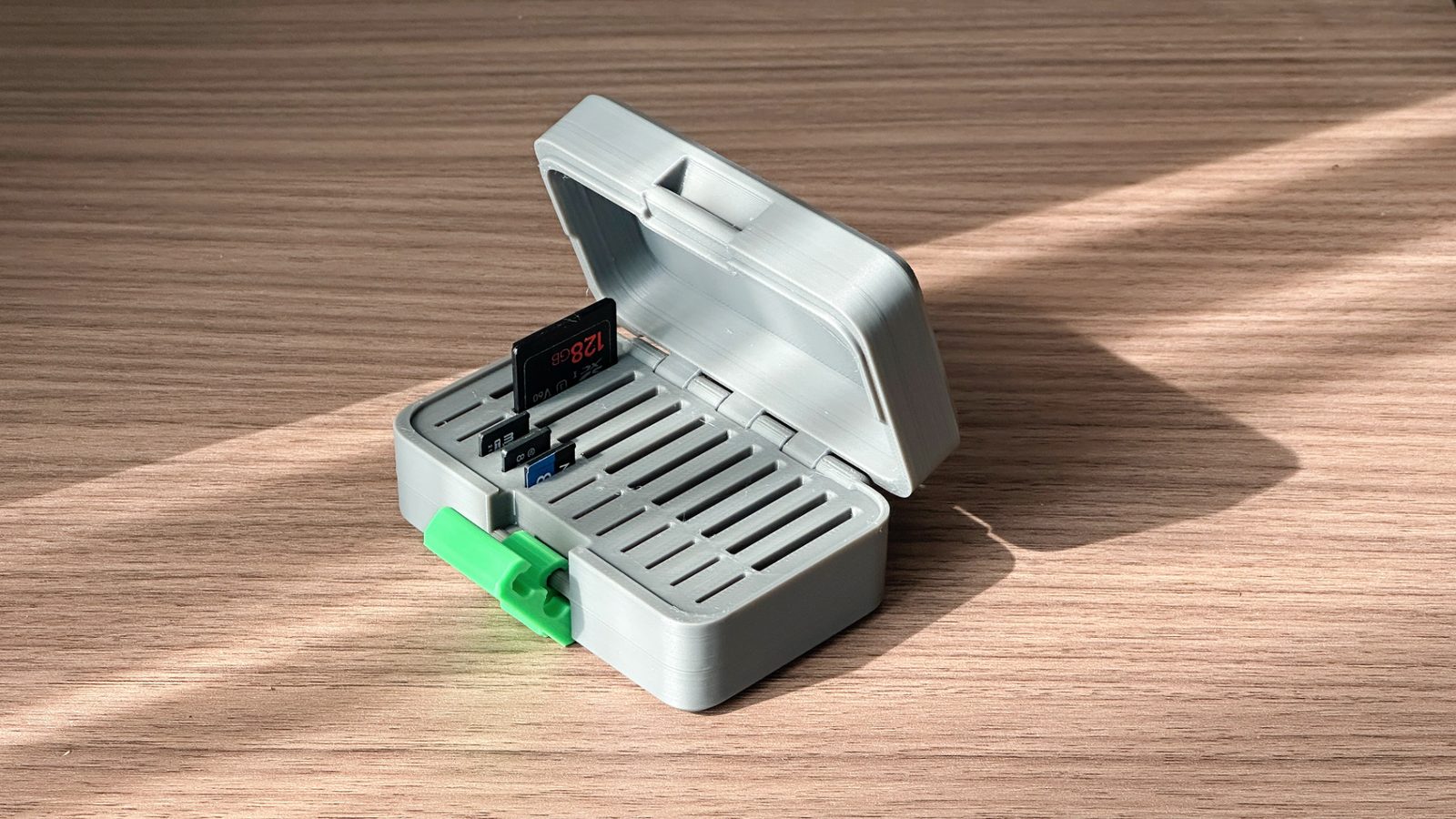 #342 SD card storage box — vue 6
