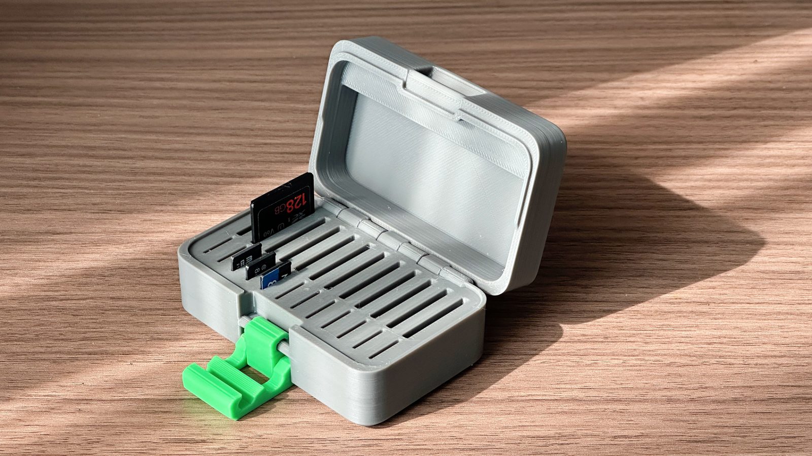 #342 SD card storage box — vue 10