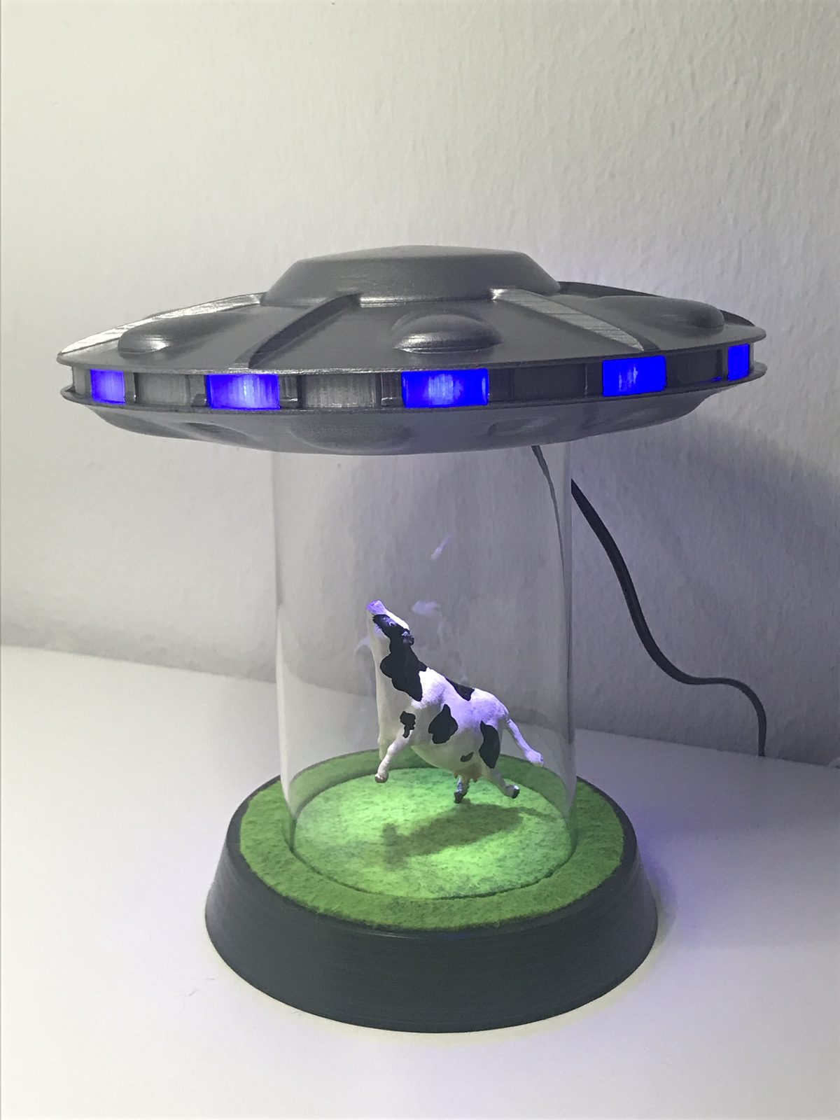 3492682 UFO Abduction Lamp with blinking lights — vue 5