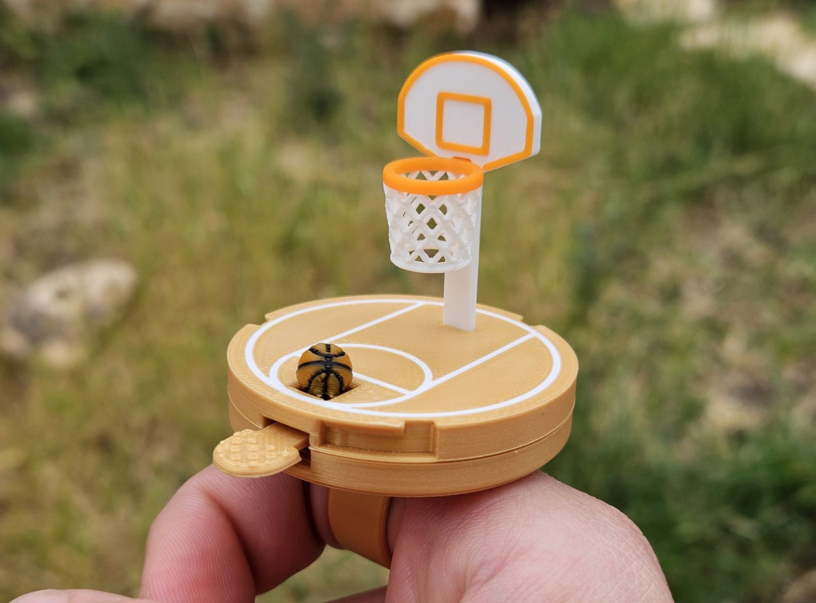 #350 Mini Finger Basketball Court - Needed! — vue 7
