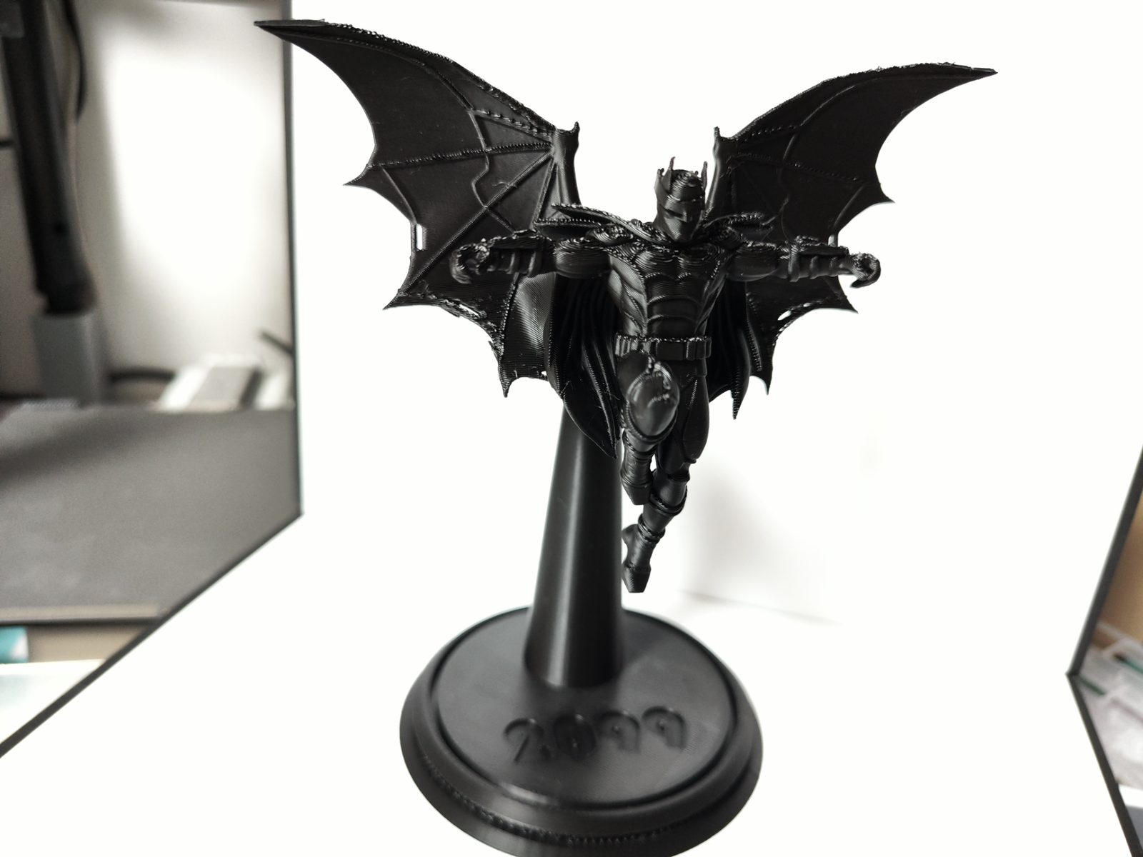 #351 Future Batman (including the base and bracket) — vue 1