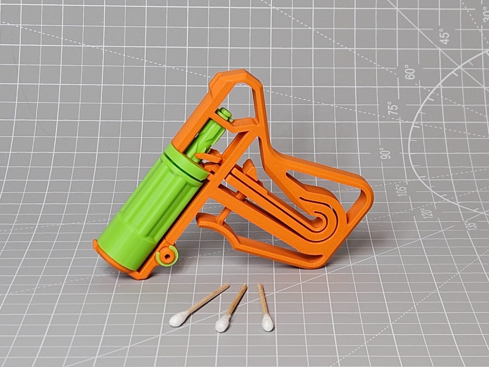 #351 Q-tip Revolver — vue 1