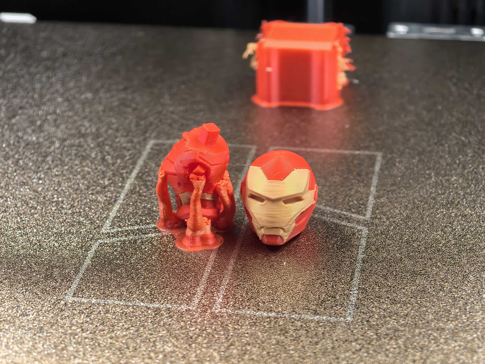 #444 Mini Ironman x Dr. Doom Stand (Maglev) - Marvel — vue 3