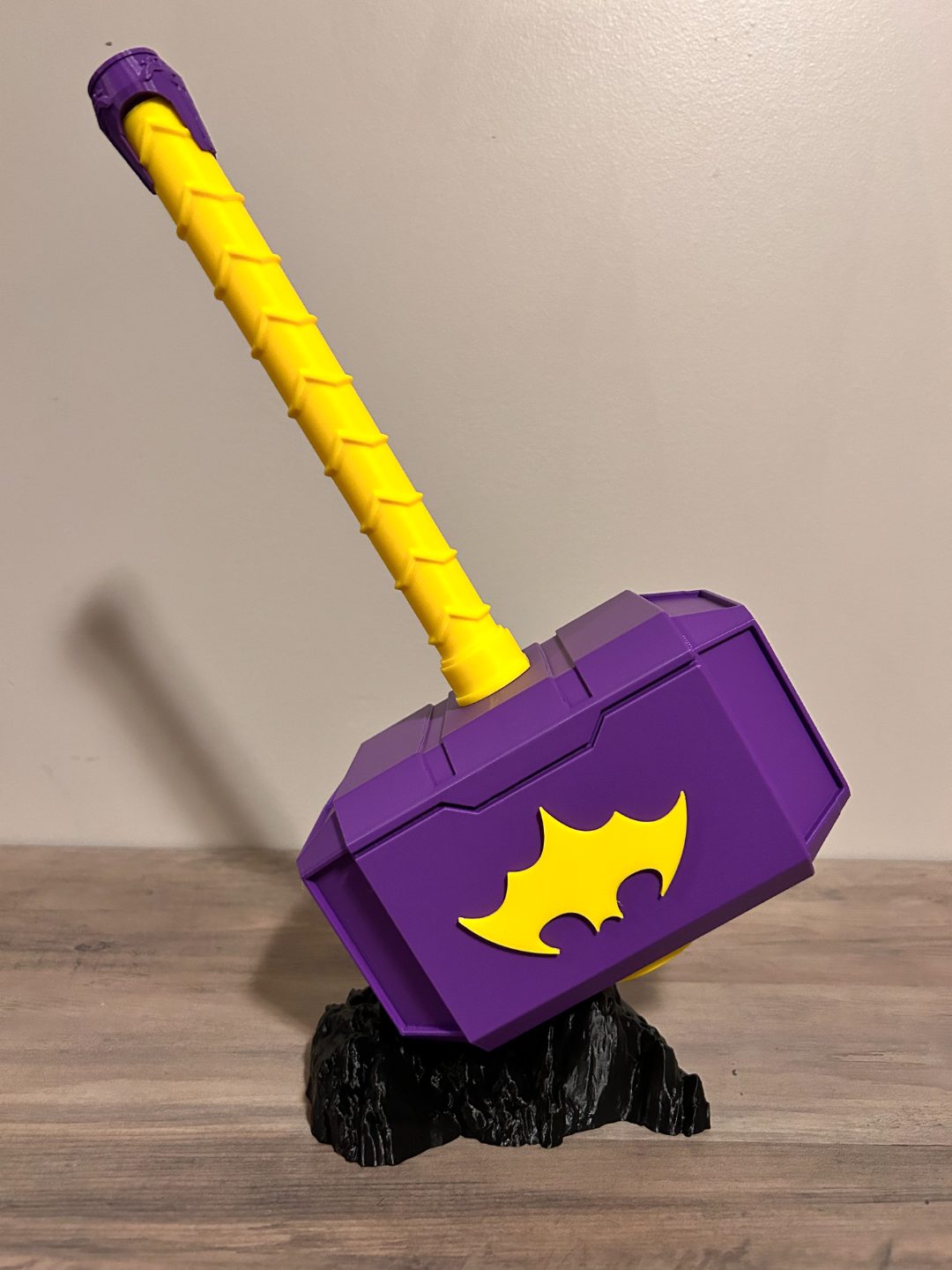#543 Batgirl LOGO for Thor's Hammer — vue 3