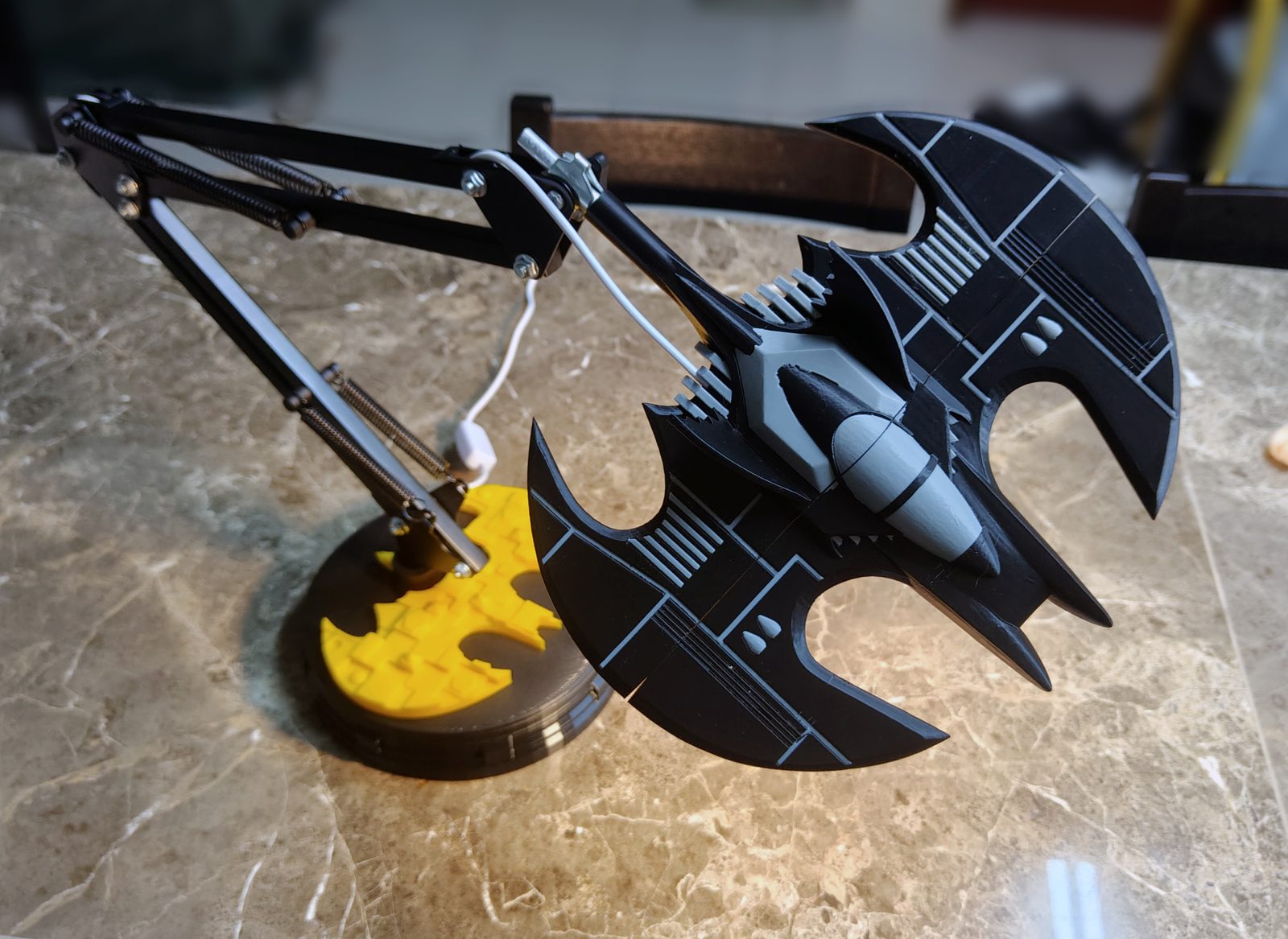 #558 Batwing Desk lamp — vue 1