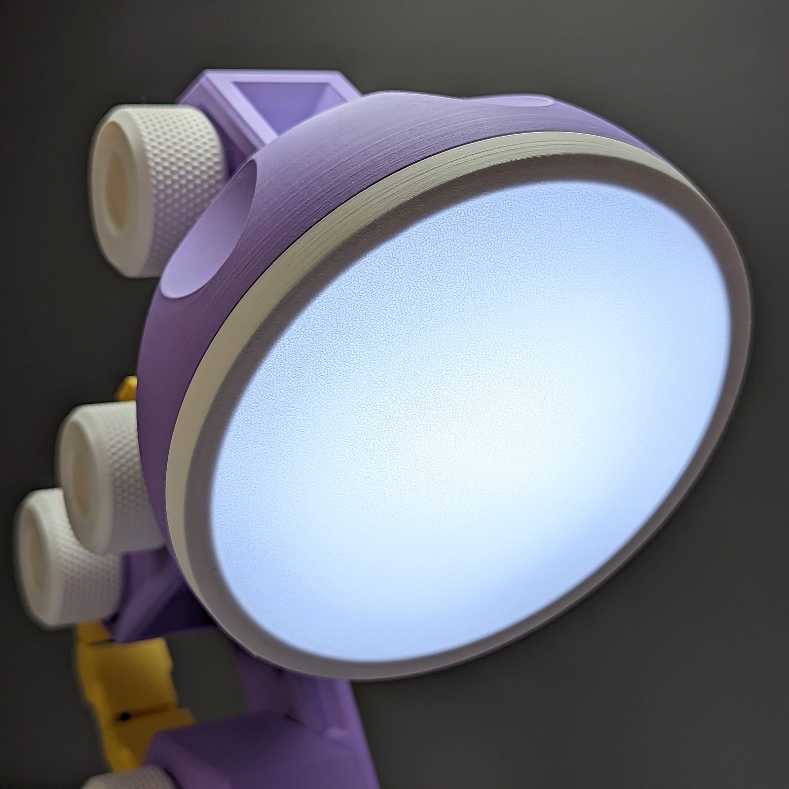 #598 Moonbeam Lamp — vue 3