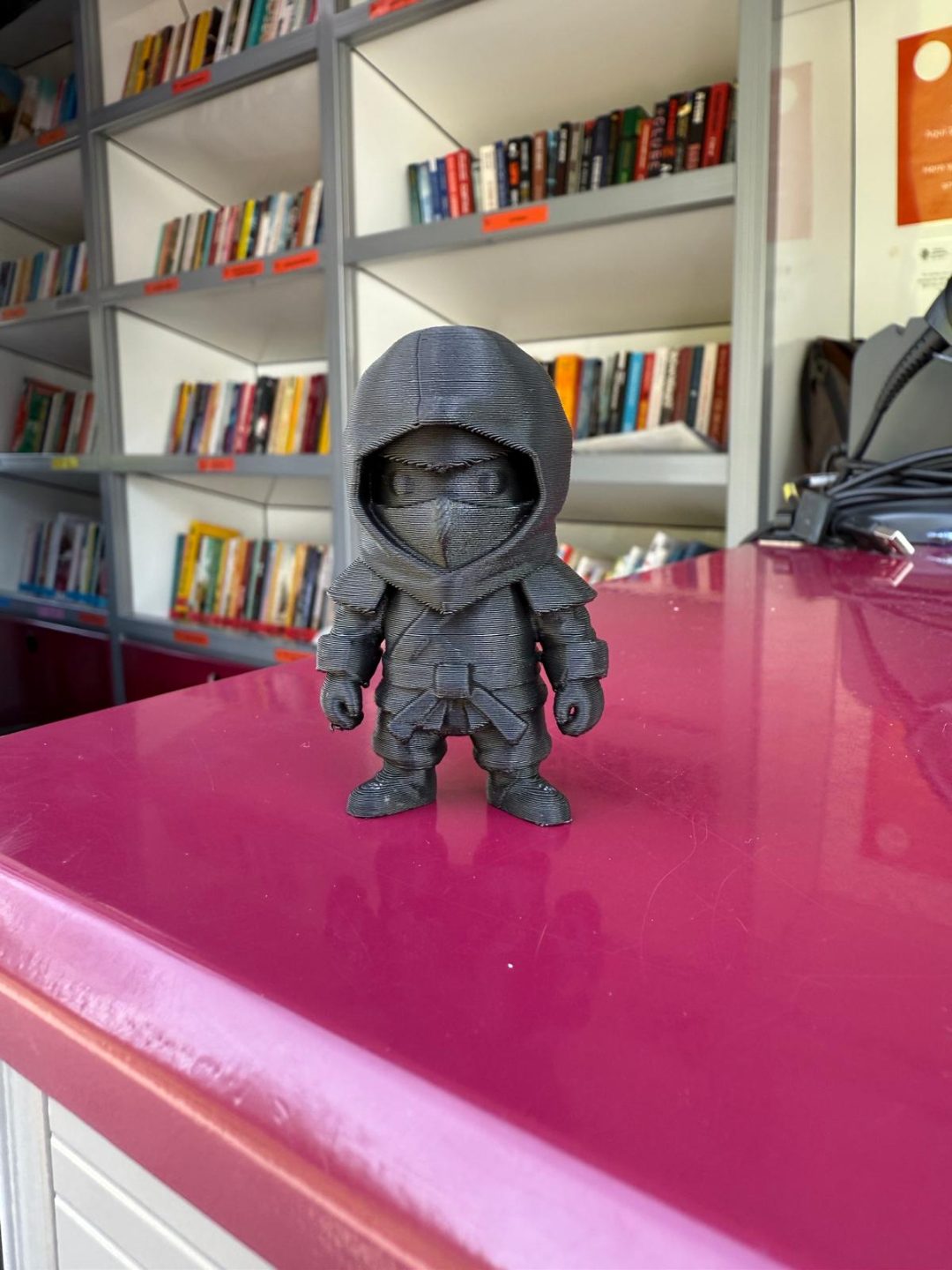 #668 Ninja Figurine — vue 1
