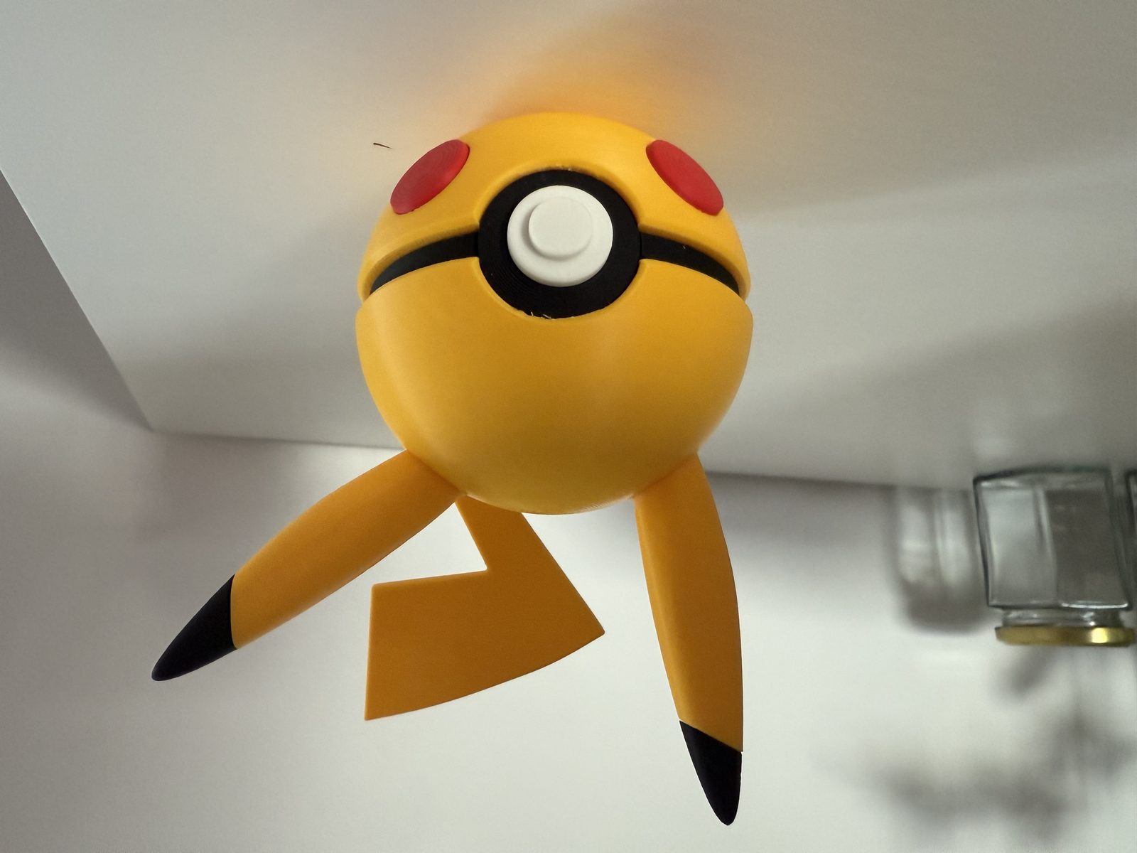 #672 #0025 - Pikachu Ball — vue 4
