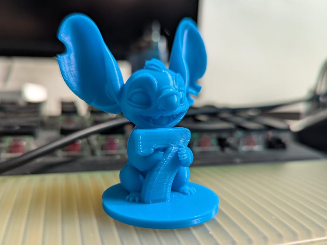 #708 Stitch Age 7 Birthday Topper - V2 — vue 2