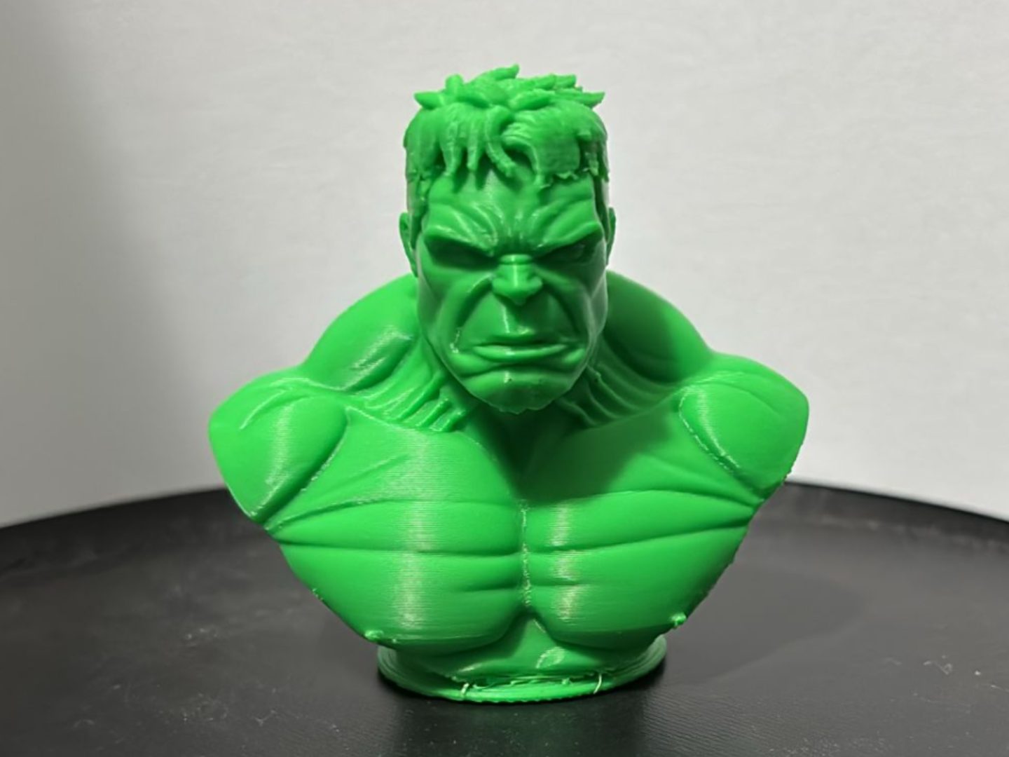 #718 Hulk Bust V2 — vue 1
