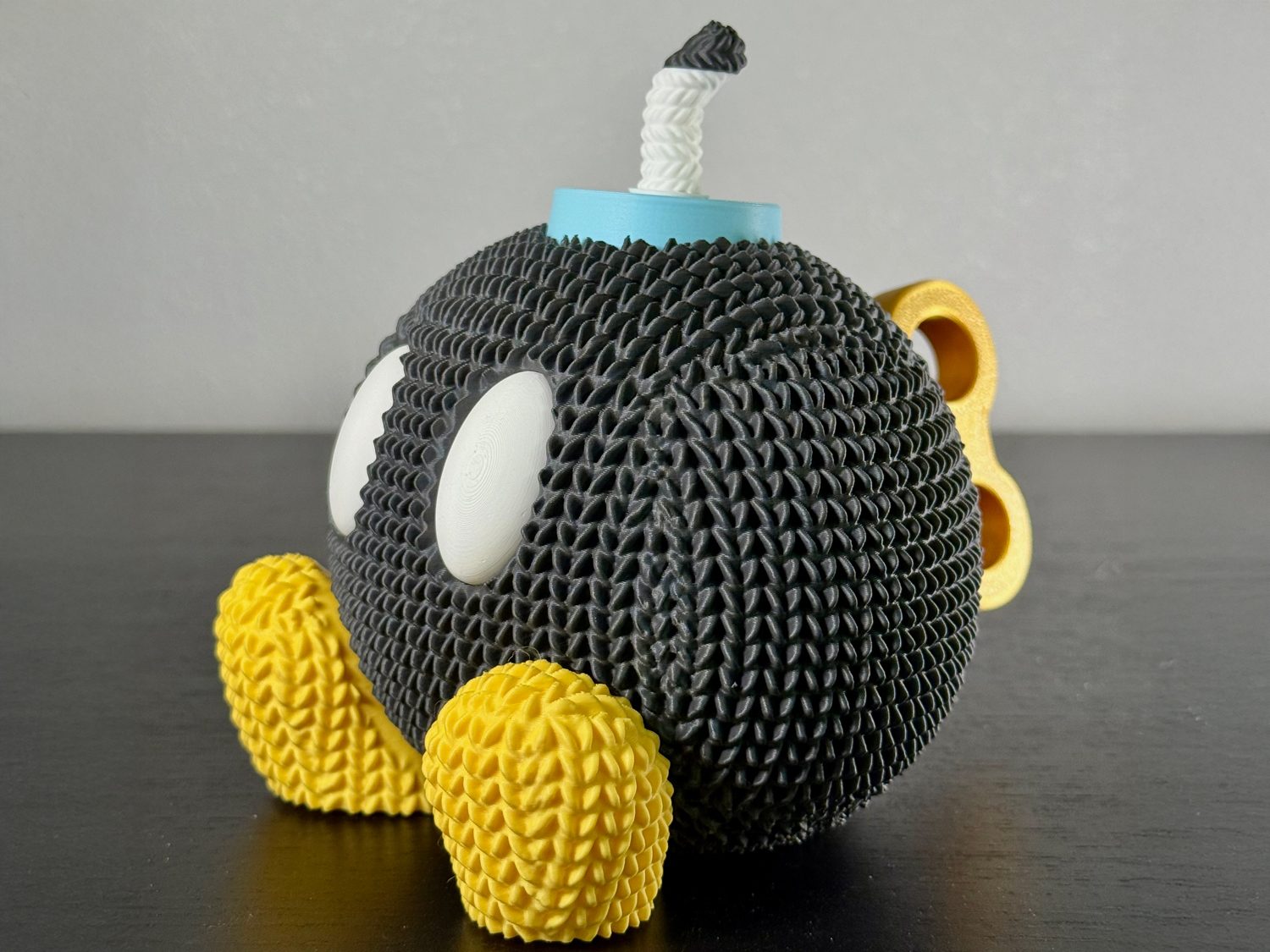 #724 Cute Knitted Super Mario Bob-omb — vue 1