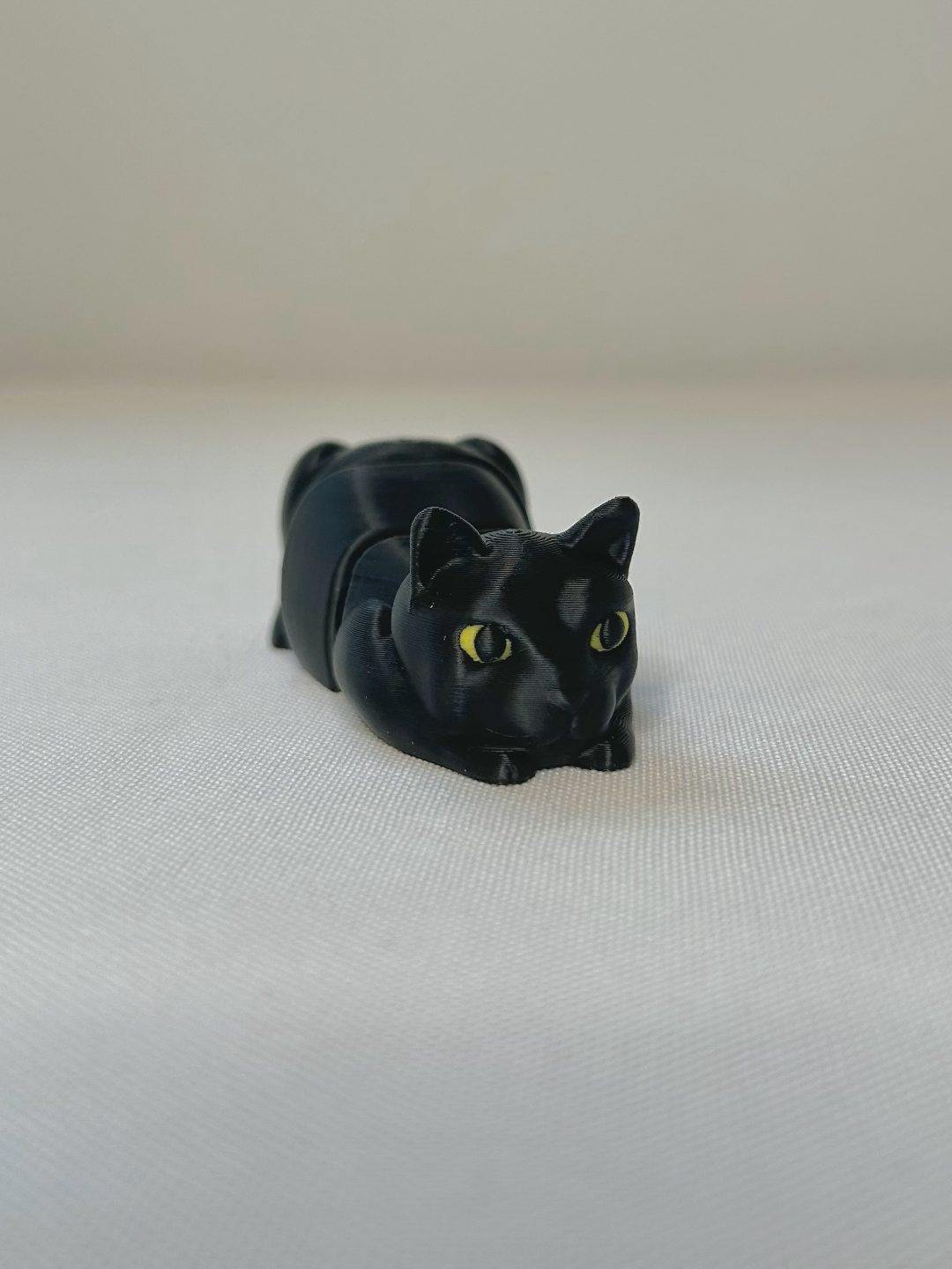 #735 Black Cat Ready to Pounce fidget — vue 3