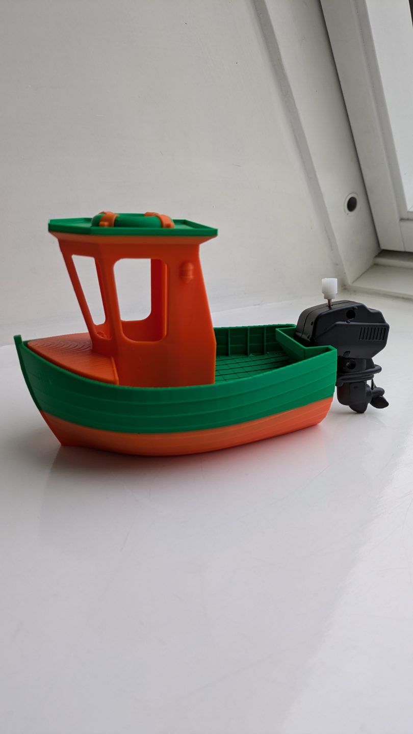 #737 Boat Model 010 - The windup-motor boat — vue 3