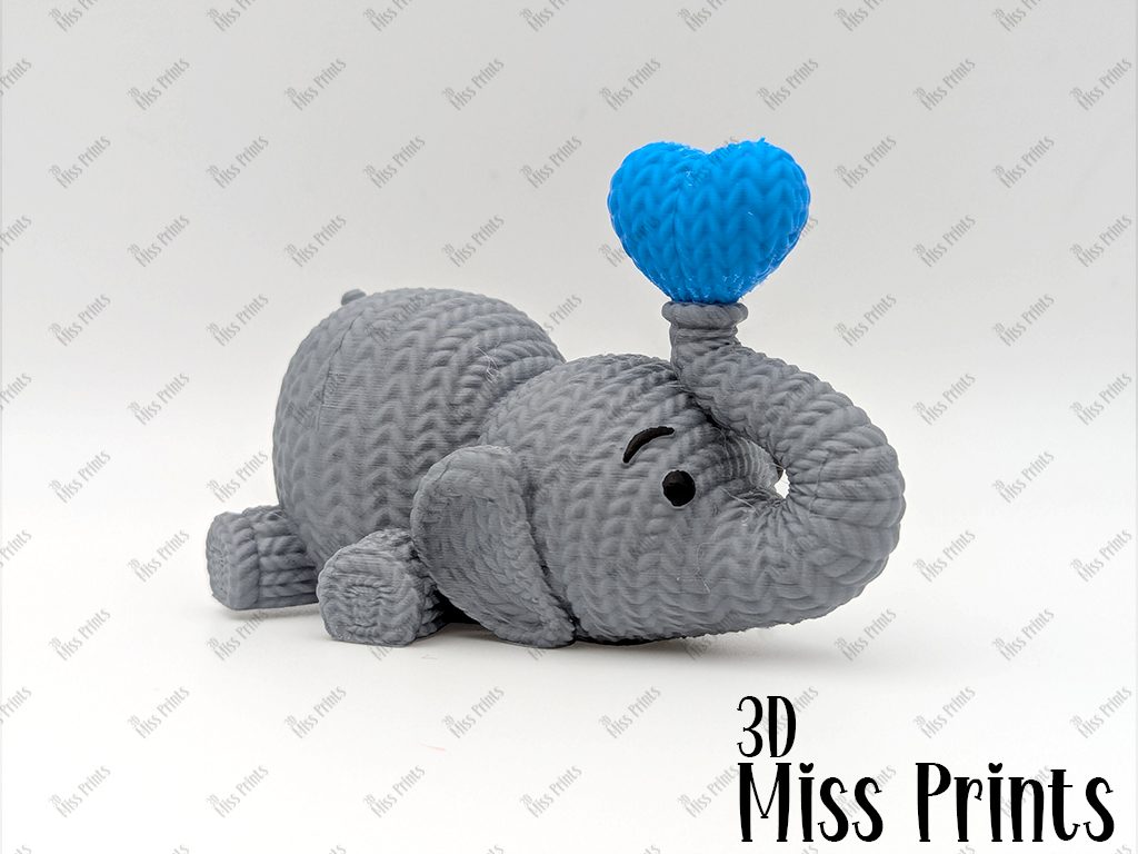 #754 Knitted Elephant Blowing Heart (No2) — vue 2