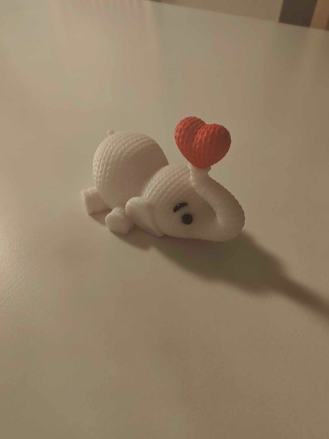 #754 Knitted Elephant Blowing Heart (No2) — vue 4