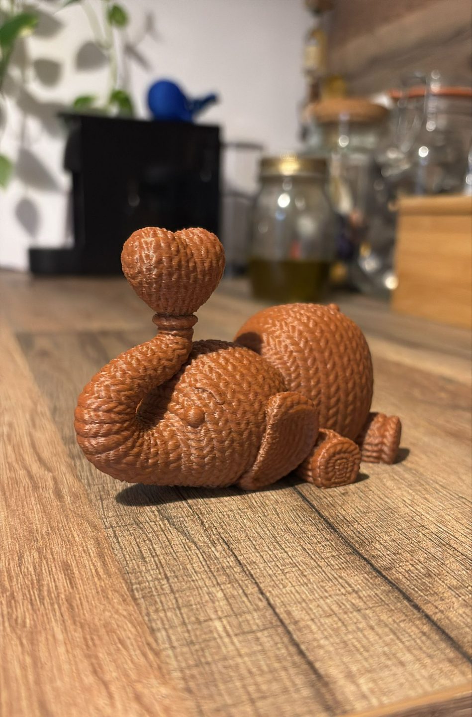 #754 Knitted Elephant Blowing Heart (No2) — vue 5