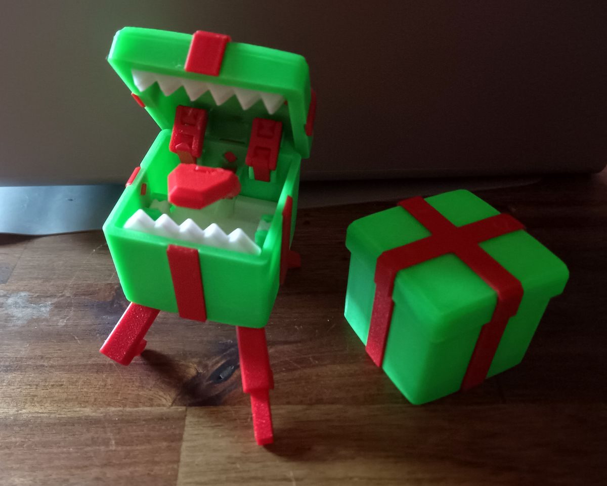#787 Transforming Giftbox Mimic - Model Kit — vue 3