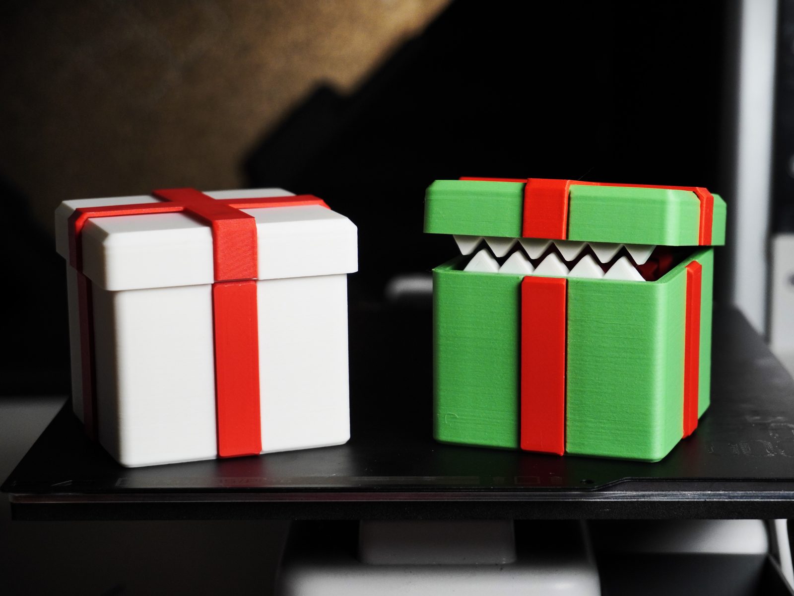 #787 Transforming Giftbox Mimic - Model Kit — vue 7