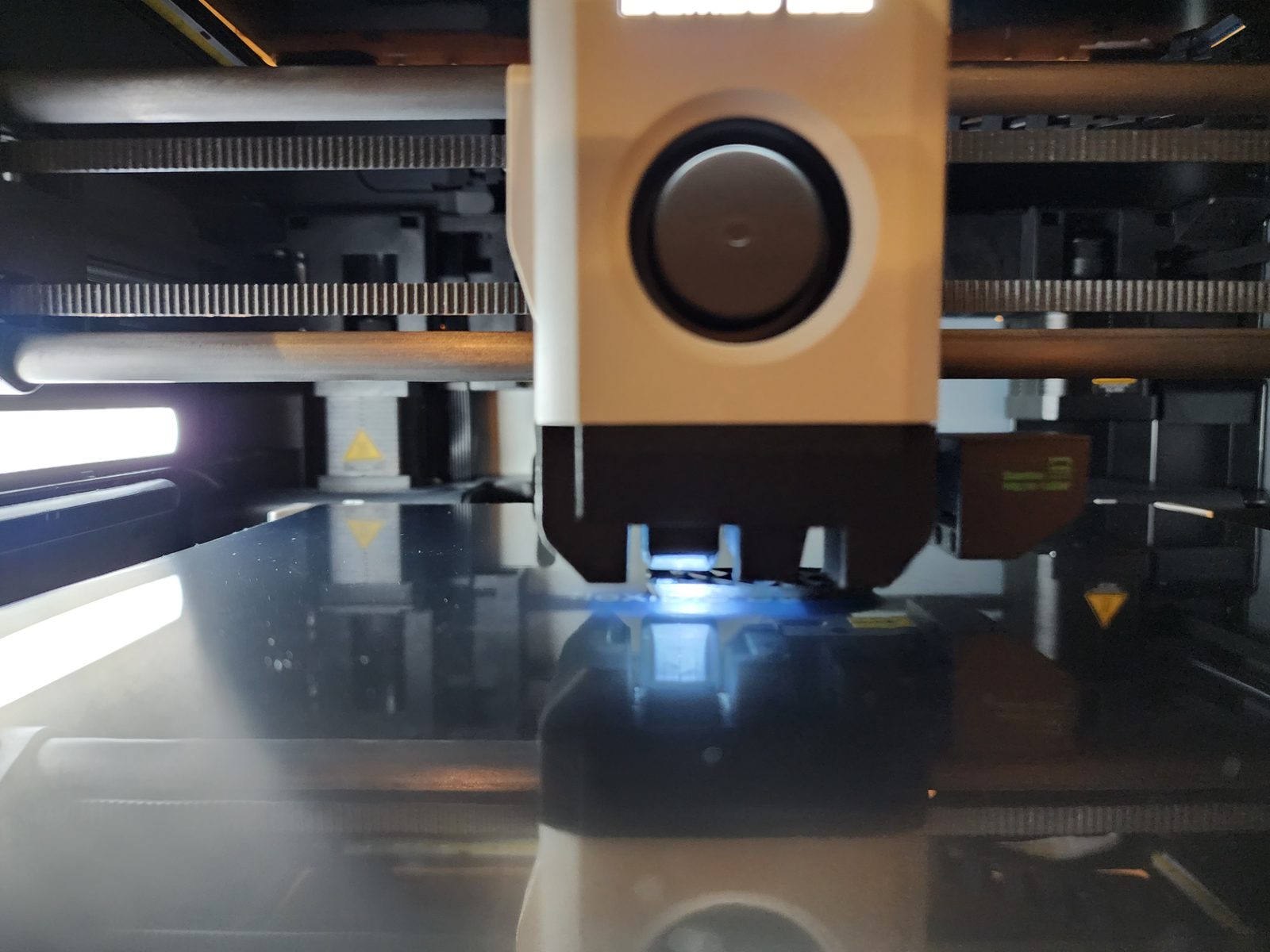 Bambu Lab X1/X1C Fan Shroud (stock, aftermarket nozzle or with LED) — vue 1