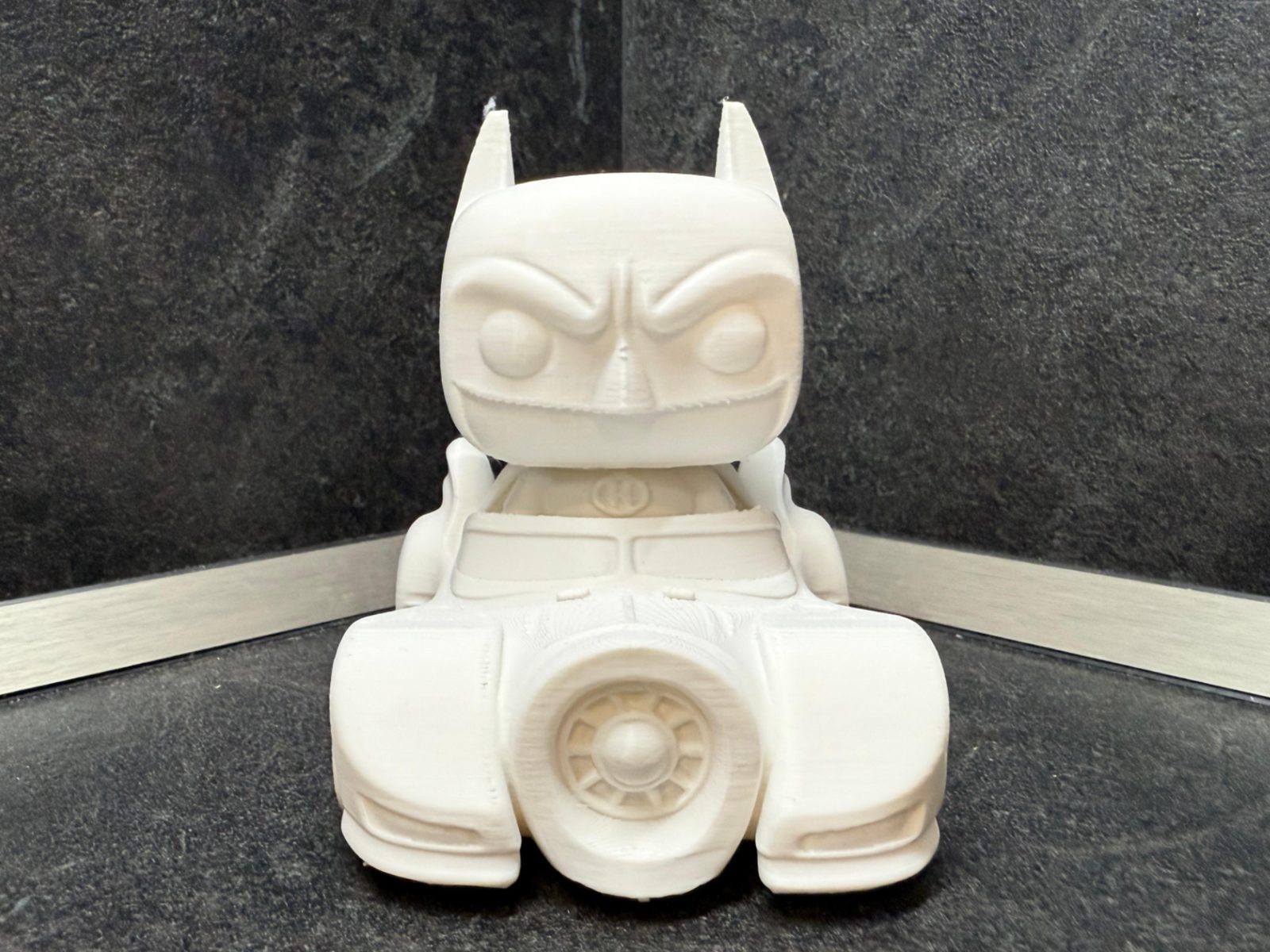 batman in the car character for hand coloring — vue 1