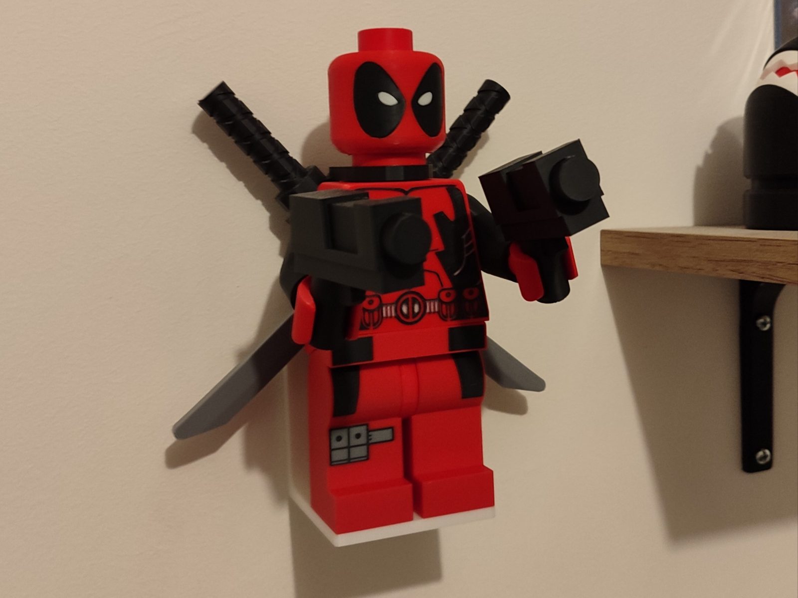Big Brick Support (3M Command) - Deadpool X swords — vue 1