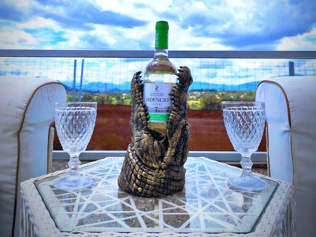 Crocodile Head Wine Bottle Holder — vue 1