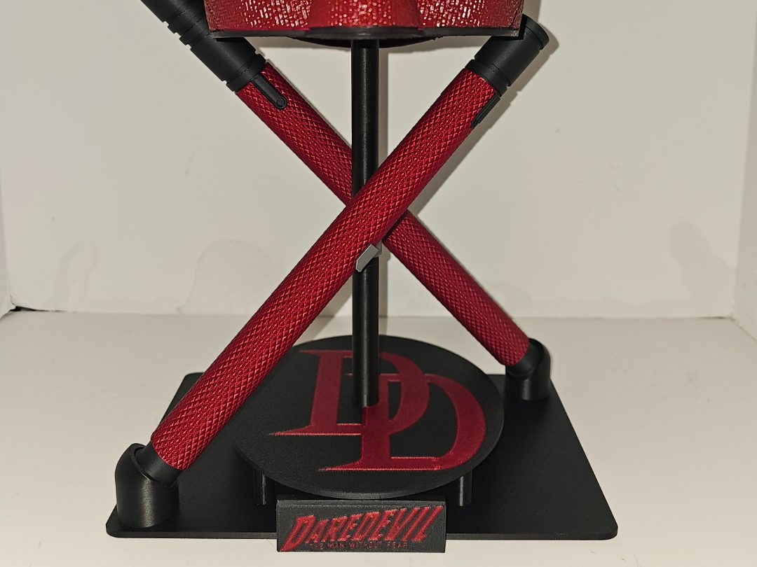 DareDevil Helmet & Club Stand w/ changeable Faces — vue 1