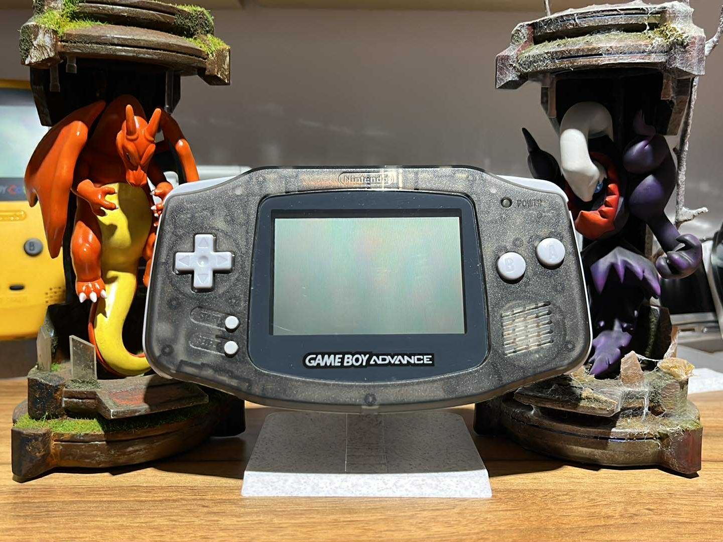 Display Stand for Game Boy Advance — vue 1
