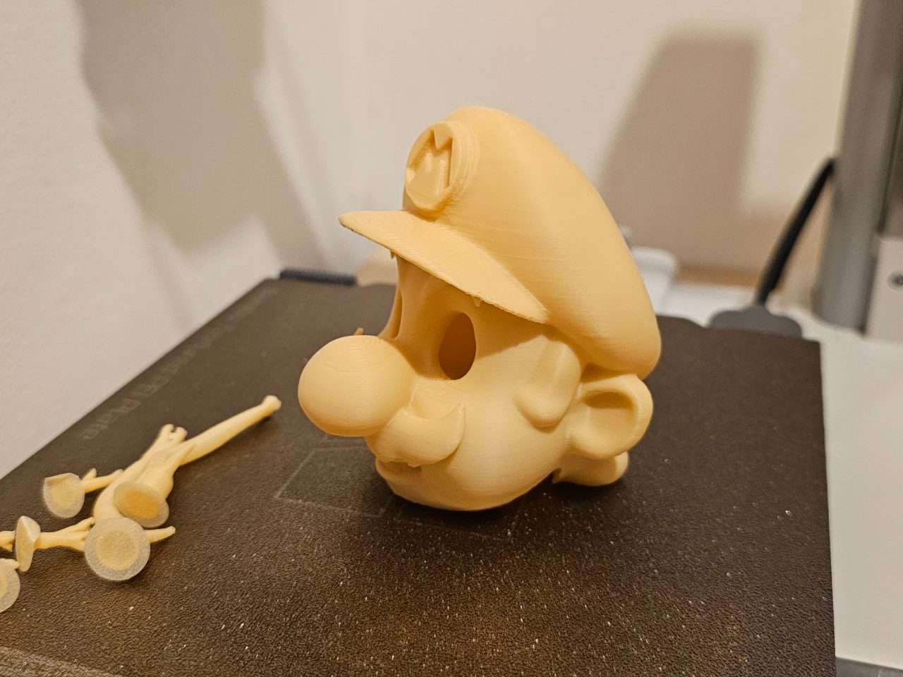 Full Head Super Mario Mask + nose holes — vue 1