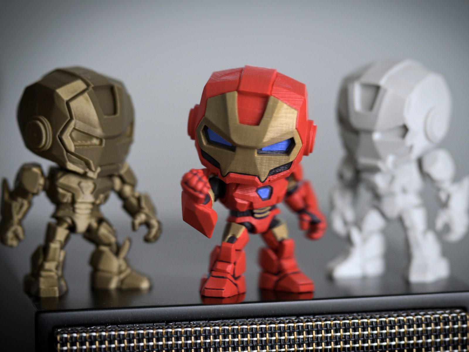 Fully Articulated Titan Man V2 Action Figurine — vue 1