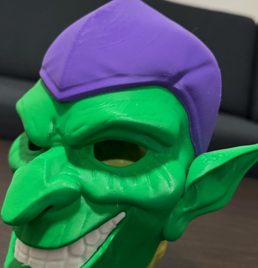 Green Goblin mask — vue 1