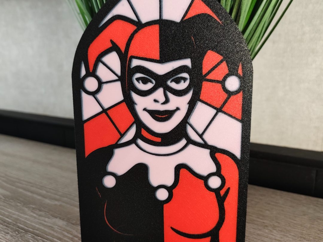 Harley Quinn Stained Glass — vue 1