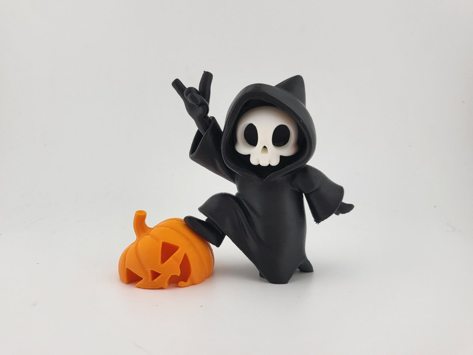 Kawaii Grim Reaper with Pumpkin – Spooky Halloween — vue 1