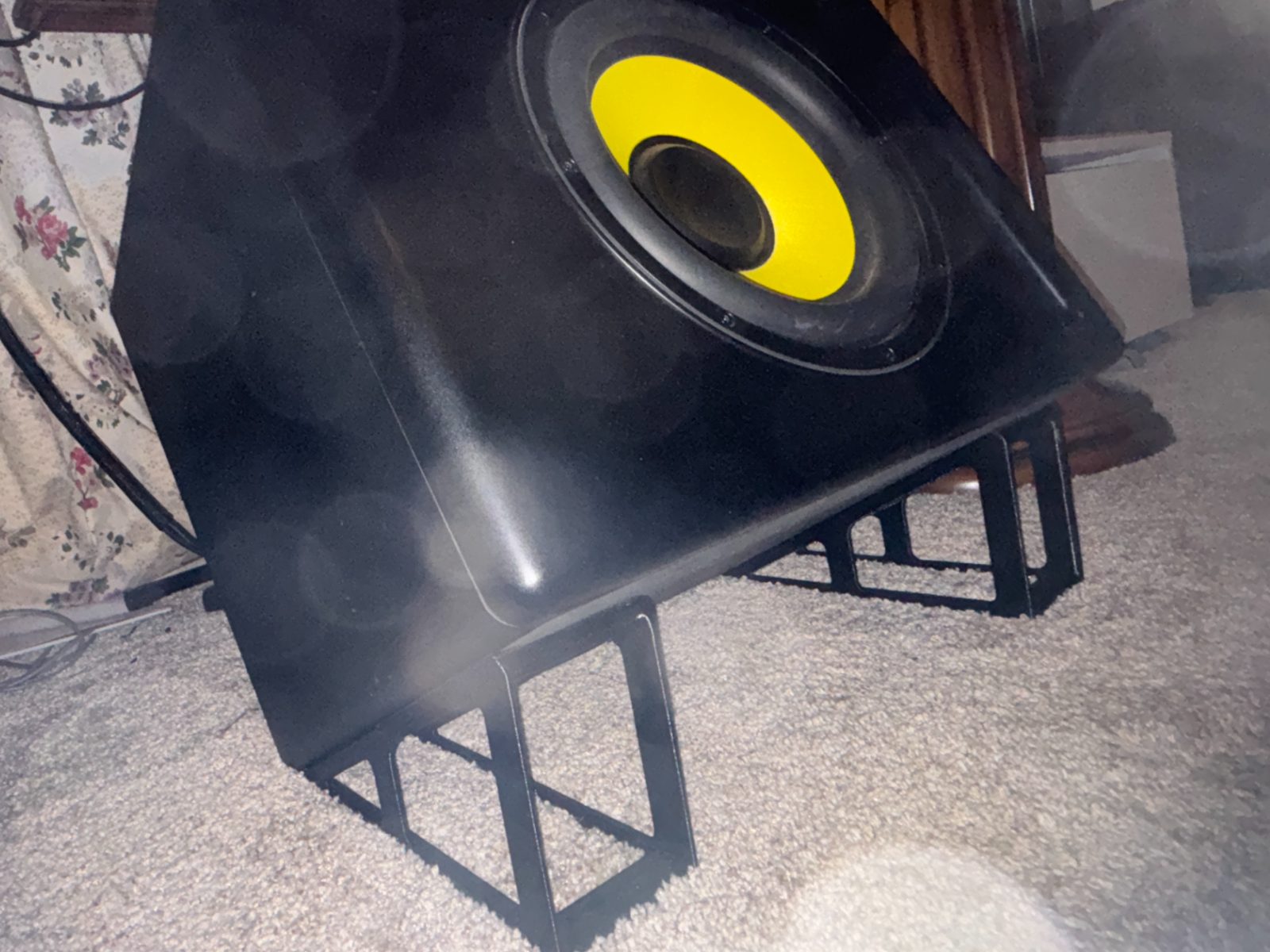 KRK Subwoofer Ramp/Riser — vue 1
