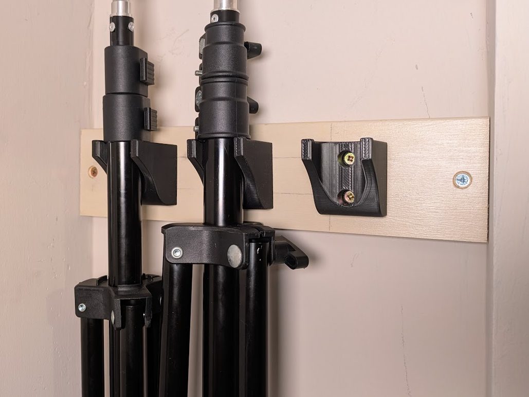 Light Stand Wall Mount for Neweer and Generic — vue 1