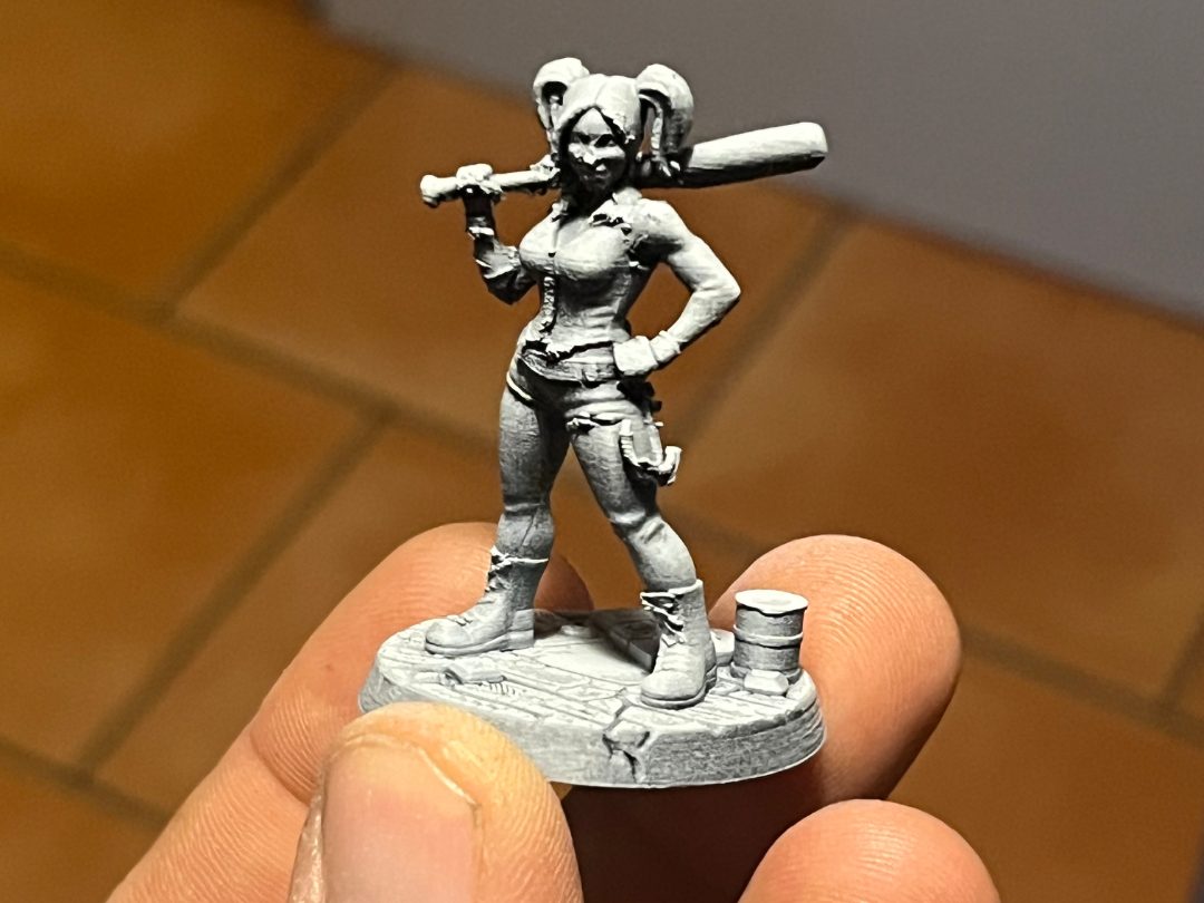 miniature harley quinn dnd — vue 1