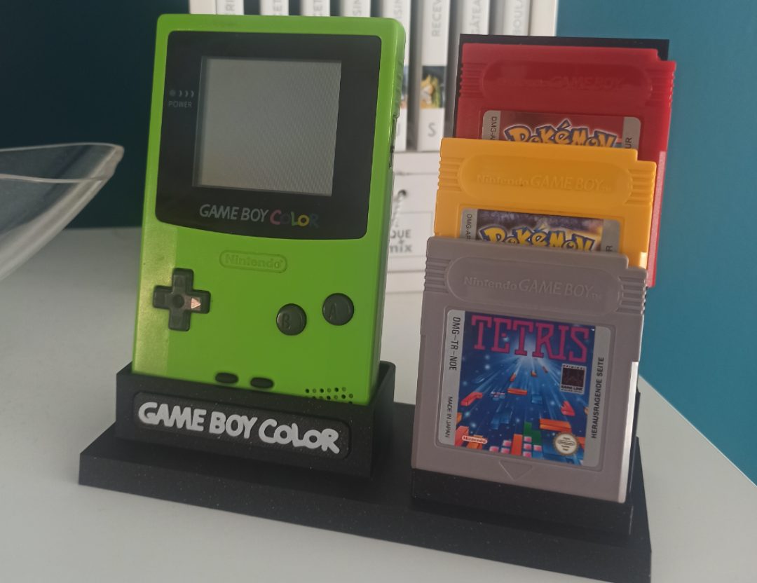 Minimalist GameBoyColor Stand & Cartridges — vue 1