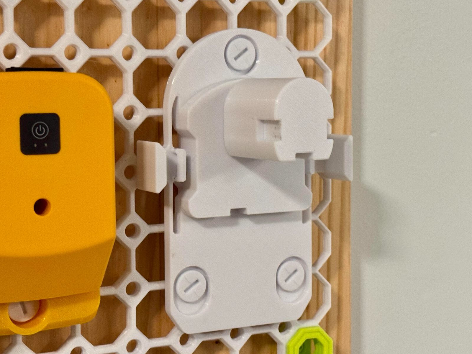Multiboard / Pegboard Ryobi Tool Holder — vue 1
