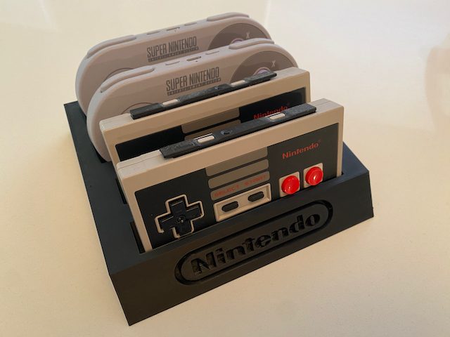Nintendo NES-SNES Controllers Stand — vue 1