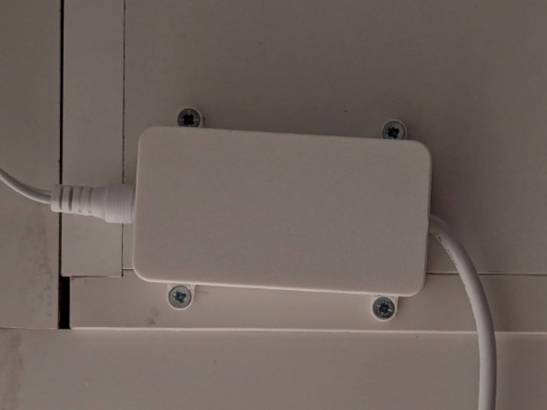 Philips Hue Lightstrip Powerbrick Mount — vue 1