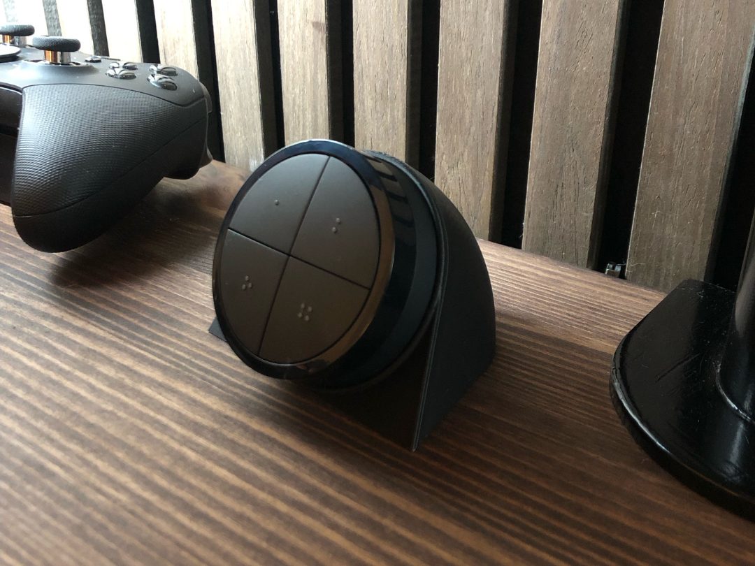 Philips Hue Tap Dial Desktop Holder — vue 1