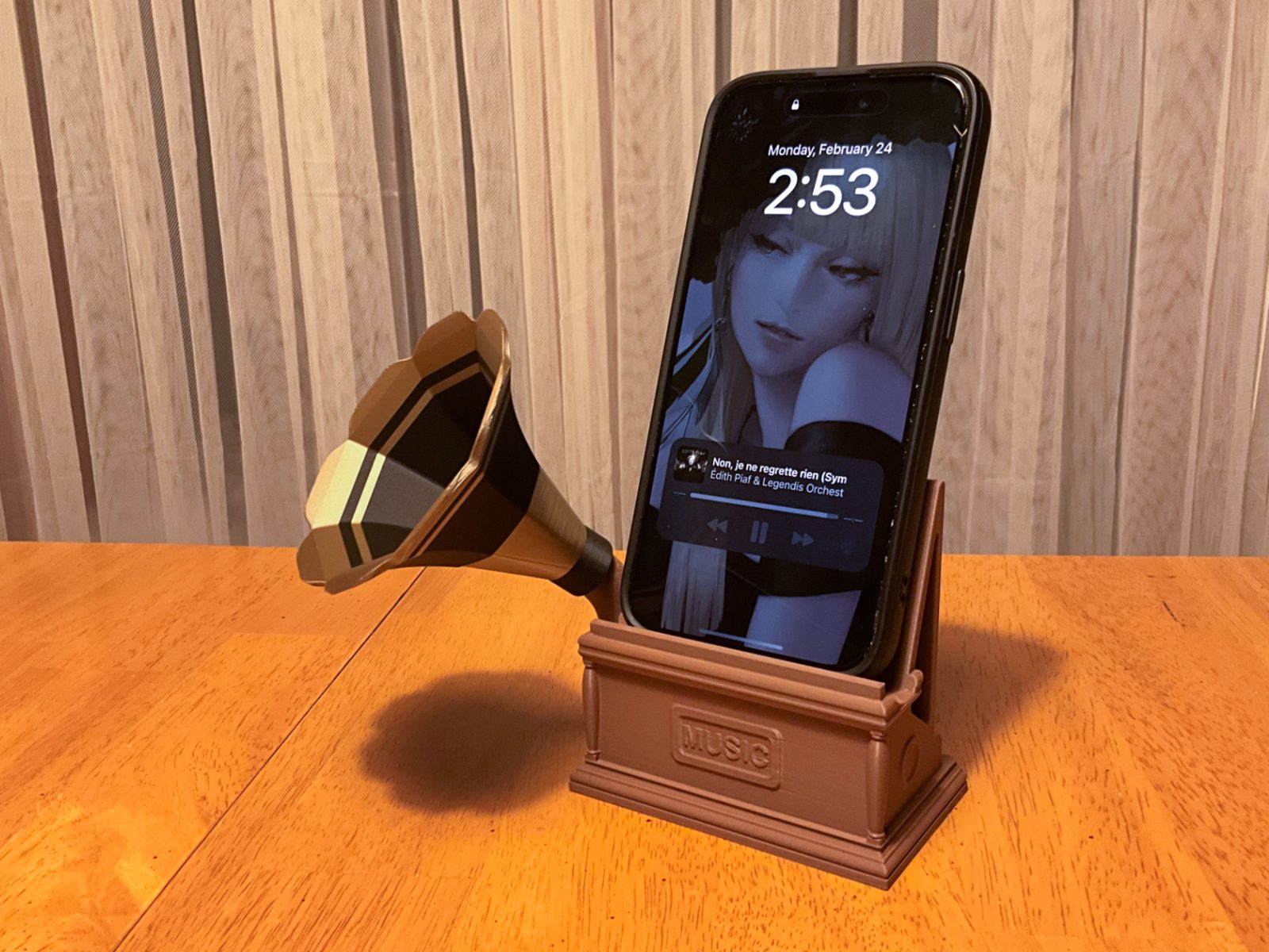 phonograph phone stand / amplifier — vue 1