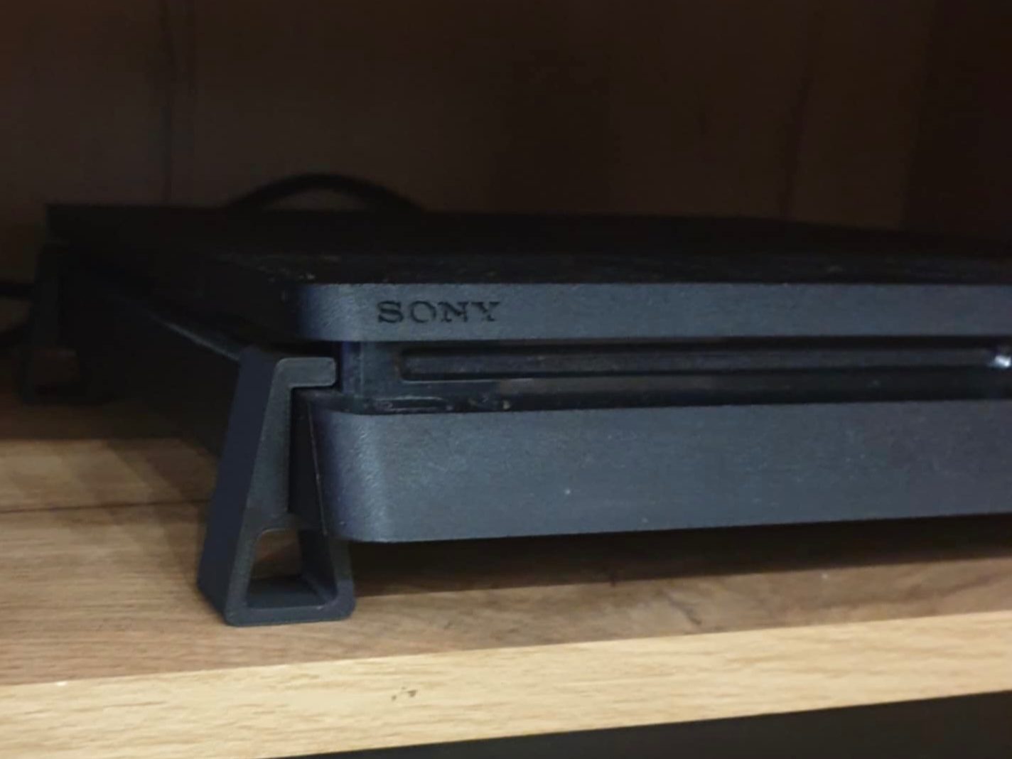 PS4 Slim riser feet — vue 1