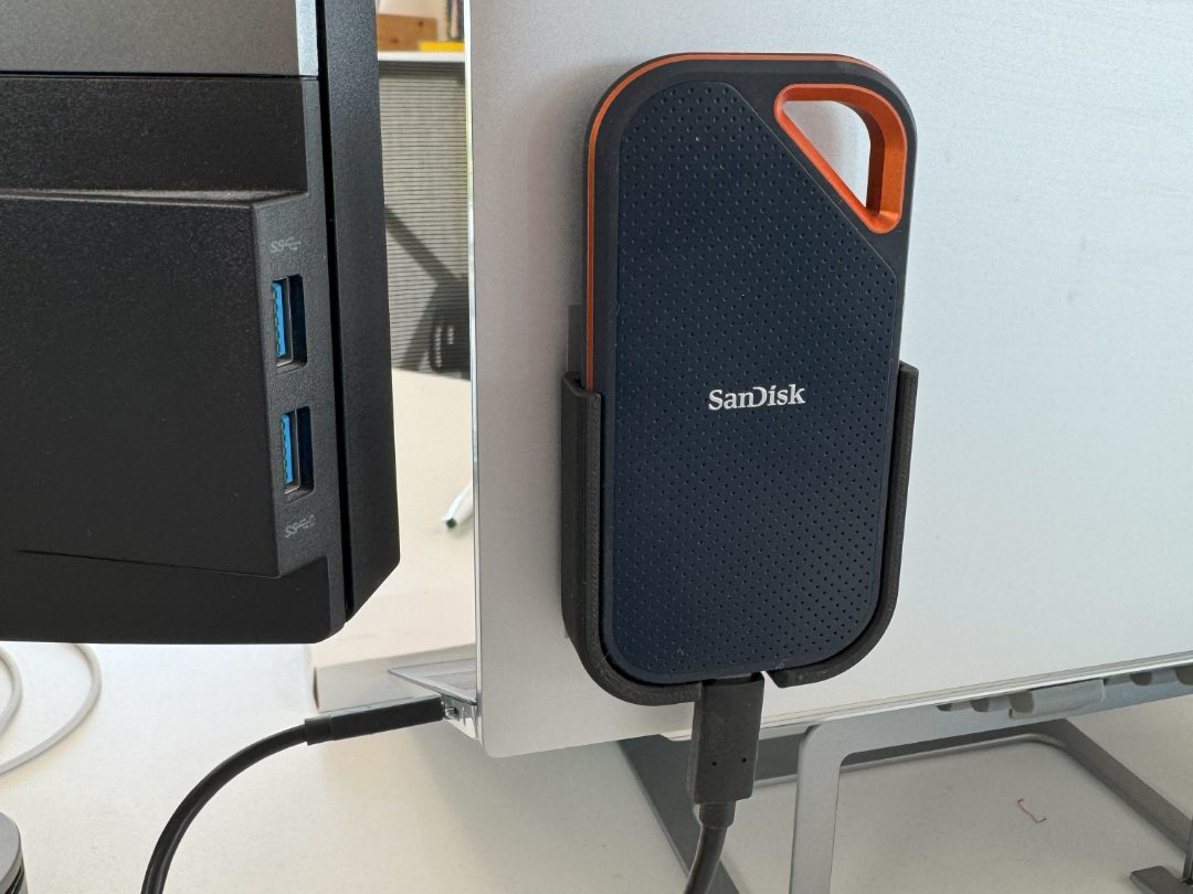 Sandisk Extreme Pro holder — vue 1