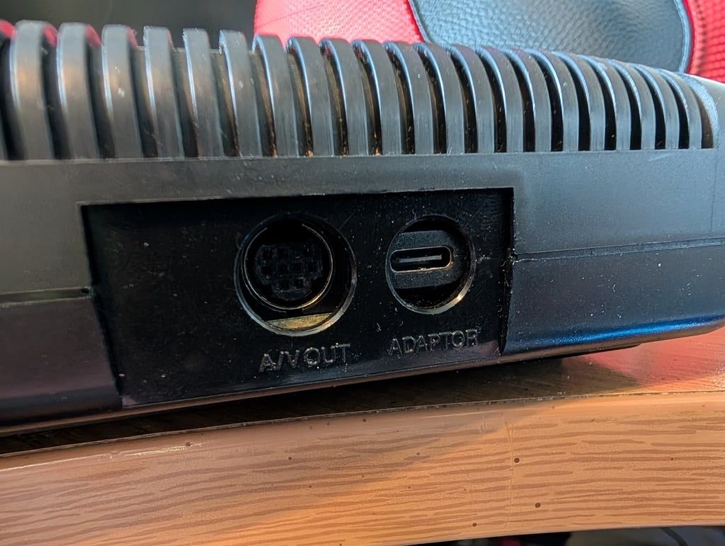 Sega Mega Drive 2 USB C Power Mod — vue 1