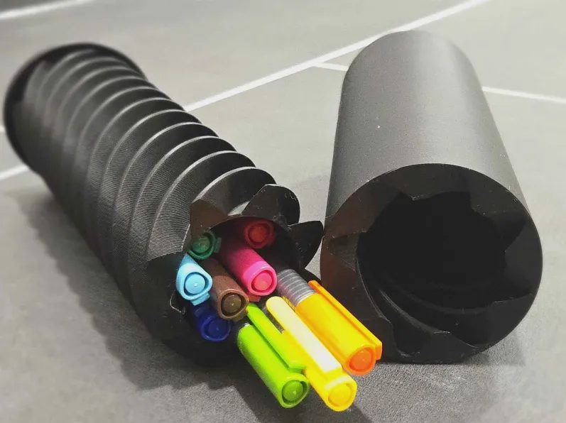 Sleek Twisty Pencil Case — vue 1
