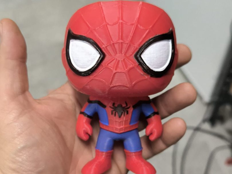 spiderman funko pop stilizzato dettagliato — vue 1