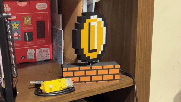 Spinning 8-Bit Mario Coin Display - LA001 TT Motor — vue 1