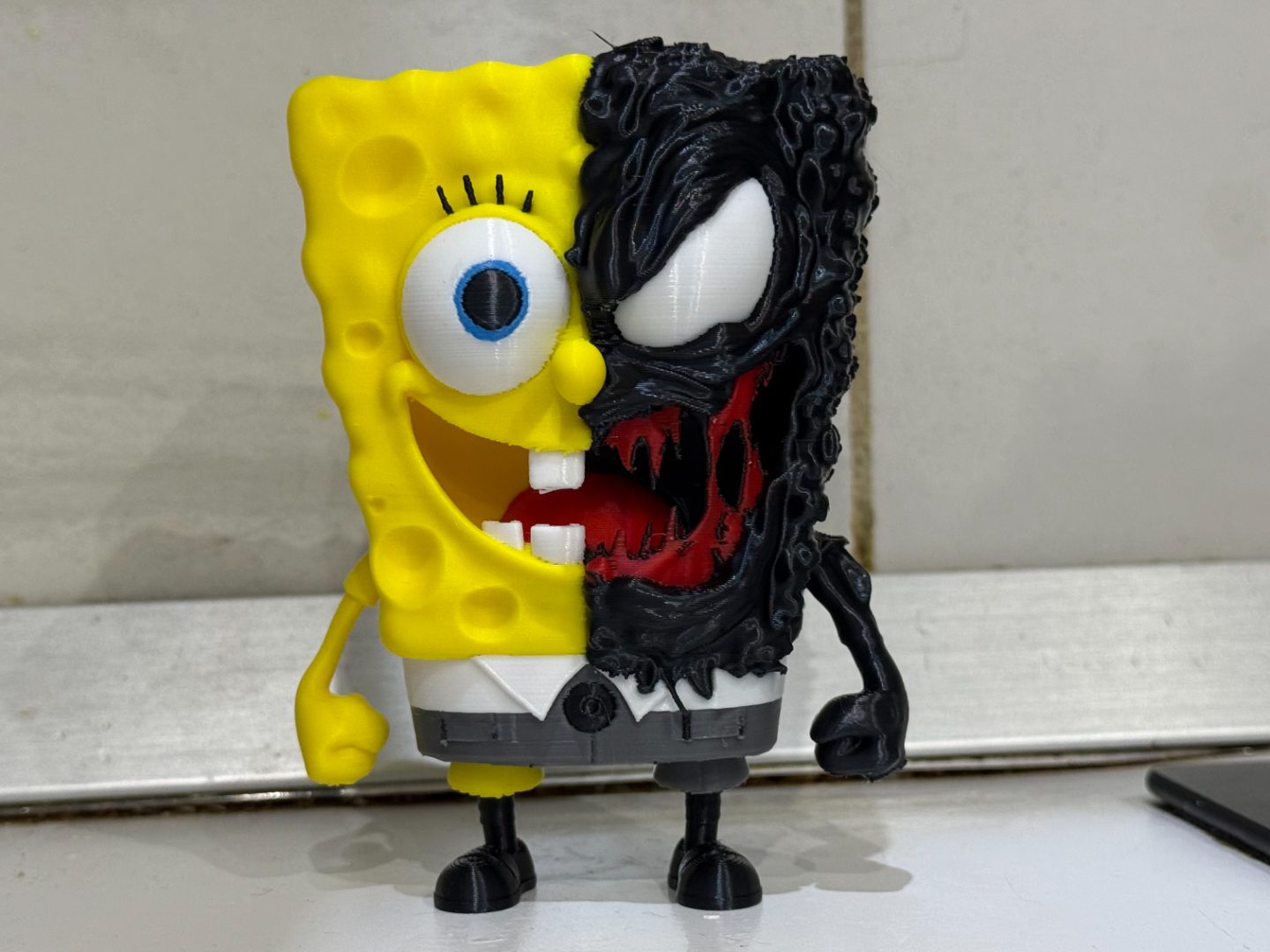 SpongeBob Venom figure — vue 1